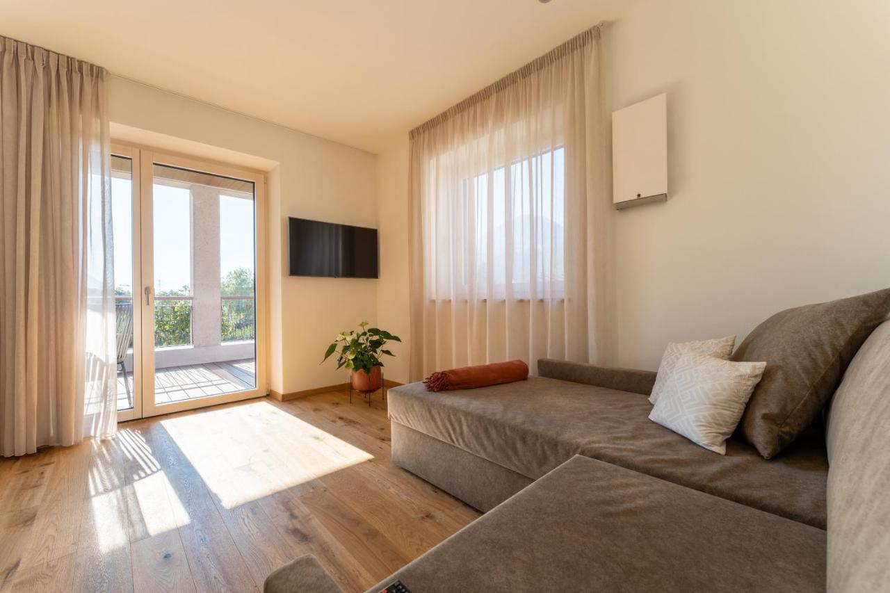 Apartments Villa Julia Lana Ngoại thất bức ảnh